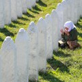 (Foto) U Potočarima se obeležava 31. godina od zločina u Srebrenici