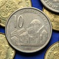 Kragujevčanin doneo džak para, ali stvarno! 9.600 dinara kazne za nepropisno parkiranje platio metalnim kovanicama