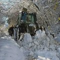 Pripadnici Vojske Srbije na području Babušnice i Vranjske Banje uklanjaju snežne nanose s puteva