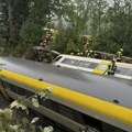 Strašna nesreća u nemačkoj, voz ispao iz šina Veruje se da ima mnogo mrtvih, u vozu bilo više od 100 ljudi (foto/video)