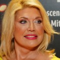 Brzo, lako i preukusno: Isprobajte recept Suzane Mančić za kolač od kajsija, mekan kao duša