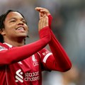 O njemu priča Engleska - najmlađi strelac u istoriji Liverpula