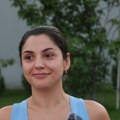 "Imala sam jake bolove": Nadica Ademov stigla na slavlje sa longetom oko šake: Na licu nema trunku šminke, a obukla luj…
