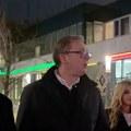 VUČIĆ ŠETAO NIŠOM, VOZIO SE AUTOBUSOM, JEO BUREK: „Napredak se vidi, ali nikada ne treba biti zadovoljan trenutnim stanjem“…