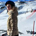 Jelena Gavrilović skija na -19 stepeni: Glumica pokazala zimsku idilu u Italiji! Slikala se sa kacigom, a oko nje nema žive…