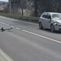 Nesreća u Novom Pazaru: Dvije tinejdžerke na trotinetu povrijeđene u sudaru s automobilom