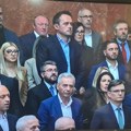 Poslanici vlasti napustili Skupštinu