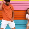 Novak Đoković zaigrao sa Tarom uz pesmu Dare koja odzvanja Evropom: Nole nikad raspoloženiji na Rolan Garosu!