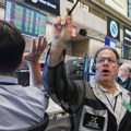 Nafta pala ispod 80 dolara po barelu, američke akcije osciliraju