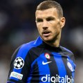 Edin Džeko produžio ugovor sa Šalkeom