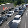 Kolona do horizonta: Velike gužve u saobraćaju na prelazima Gostin i Dobrakovo: Srbi se vraćaju kućama
