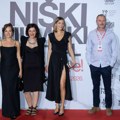 Niški filmski festival, četvrto veče: Jedna premijera i "Svadba", veliki broj glumaca prošetao crvenim tepihom