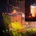 Džiboni je sinoć održao spektakularan koncert, a onda ušao u masu! (VIDEO)