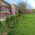 Ekonomska škola u Nišu: Uređeno dvorište za 95 godina postojanja