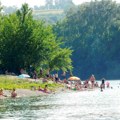 Da je gradske plaže, kupanje bi bilo draže: Drina je lepotica i letnji spas od vrućina