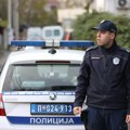 Mladić izboden u automobilu! Prolaznici zatekli užasan prizor u Aranđelovcu, policija traga za napadačem