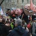 „Genijalci“: Studenti FPU-a imaju najjače maskote na današnjem protestu, jednom političaru usta su puna para