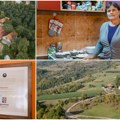 (Foto) Život na selu nije lak: ovako protiče radni dan jedne vredne žene u planinskom selu. Slavica sa poslom kreće ranom…