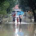 Broj žrtava poplava na indonežanskom ostrvu Sumatra porastao na 303