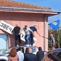 KiM: Sa železničkih stanica u Zvečanu i Leposaviću uklonjene table sa ćirilično-latiničnim natpisima, postavljena obeležja…