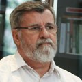 ANEM: Veran Matić napadnut sinoć ispred Skupštine Srbije dok je snimao okupljanje građana