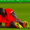 Gde je nestao fer-plej?! Igrač leži povređen, Nemci ne staju, a Klop aplaudira posle gola! (video)