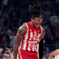 Zvezda iskoristila "treću sreću" u "Areni", Efes izgubio meč i Majka Džejmsa