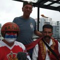 Prate "orlove" na svim meridijanima Čuvena navijačka trojka bodri Srbiju na Mundobasketu u Manili (video)