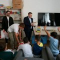 Pokloni za uskrs: Nikodijević obišao mališane u Prihvatilištu za decu i obradovao ih darovima