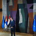 Vučić: Policiji ne bi trebalo smanjivati već dati čvršća ovlašćenja