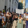 SUDIJA VIŠEG SUDA U VALJEVU DONEO ODLUKU O PUŠTANJU NA SLOBODU UHAPŠENIH NAKON INCIDENTA ISPRED PROSTORIJA SNS-A U VALJEVU