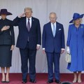 Trampovi i kraljevska porodica razmenili skupocene poklone tokom posete: Za Donalda knjiga, za Melaniju broš...