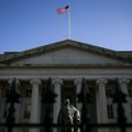 Bekstvo ka sigurnosti obara prinose od američkih obveznica