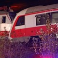 U sudaru dva voza povređeno najmanje 10 ljudi Strašna saobraćajka u Slovačkoj