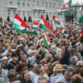 Orbanove pristalice protestovale u Budimpešti protiv smene predsednika Tamaša Suljoka