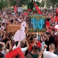Protesti u Tirani ne jenjavaju – torta od betona za Ramu, za premijera demostracije odraz demokratije