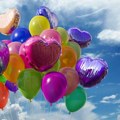 TUŽNE SLIKE Učenici pustili balone u znak sećanja na stradalu decu i čuvara