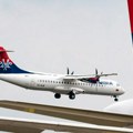 (FOTO) Avion koji leti za „Er Srbiju“ sleteo s rupom i oštećenjima krila