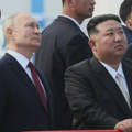Putin poklonio Kim Džong Unu poklon za „ličnu upotrebu“