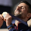 Slika za zlatni ram: Novak Đoković primio medalju za olimpijskog šampiona (VIDEO)