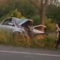 Poginuo muškarac na putu Sombor - Apatin: Stravična slika sa mesta saobraćajne nesreće (foto)