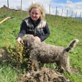 Ruskinja Irina gradsku vrevu zamenila selom u Srbiji Uživa u svom raju dok gaji koze: One mi dosta pomažu (foto)