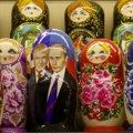 Babuške idu kao alva: Putin i Tramp privukli kupce