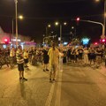 U Zrenjaninu večeras održan protest ispred policijske uprave i prostorija SNS-a