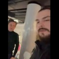 Tiktoker prozivao Bjelogrlića u kafiću, glumac mu udarcem izbio telefon iz ruke (video)