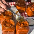Poznati "ajvar" se hitno povlači iz prodavnica, kompanija upozorava: "Bacite ga!"