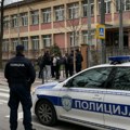Dojave o bombama stigle u više škola u Srbiji, provere u toku