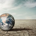 Katastrofa koja kasni: zašto se čini da ljudi žive bolje na planeti koja sve više propada
