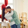 Privlači vas neko drugi, a volite svog partnera? Evo da li je to razlog za brigu