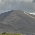 Požar na Suvoj planini ugašen na većem delu, žarište ispod Sokolovog kamena pod kontrolom